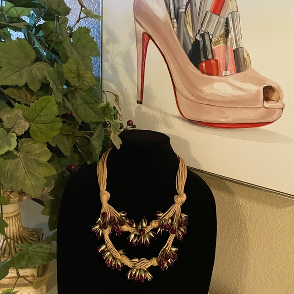 Burgundy stone Necklace - Picture 3 of 5